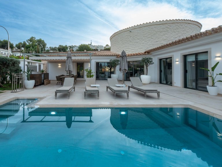 Villa for Sale in Santa Ponsa, Balearic Islands 3