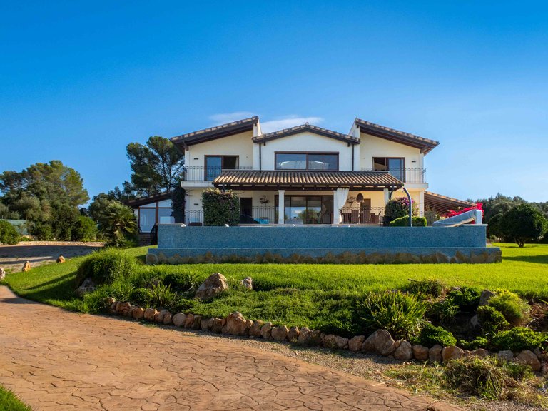 Villa for Sale in Puntiró, Balearic Islands 4