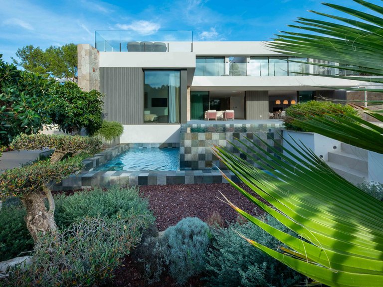 Villa for Sale in Cala Vinyas, Balearic Islands 1
