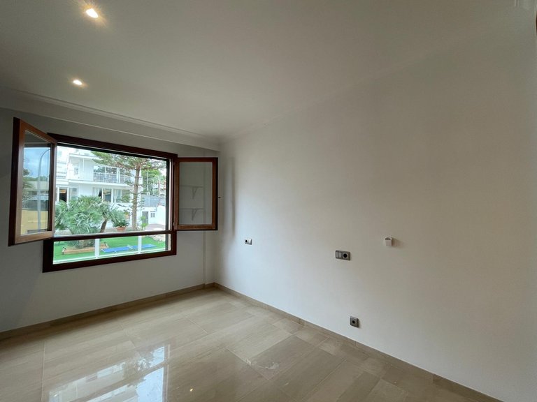 Apartment for Sale in Bonanova & Son Armadans, Balearic Islands 8