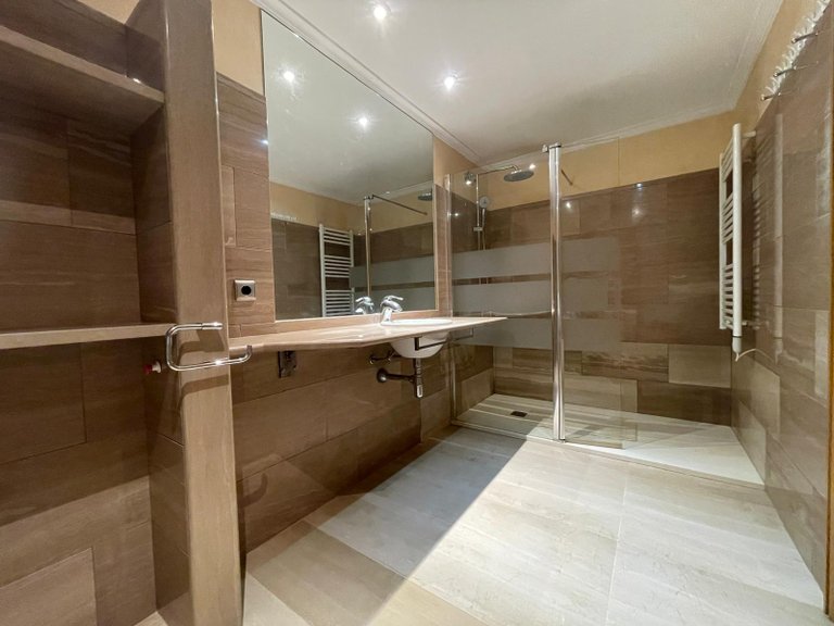 Apartment for Sale in Bonanova & Son Armadans, Balearic Islands 11