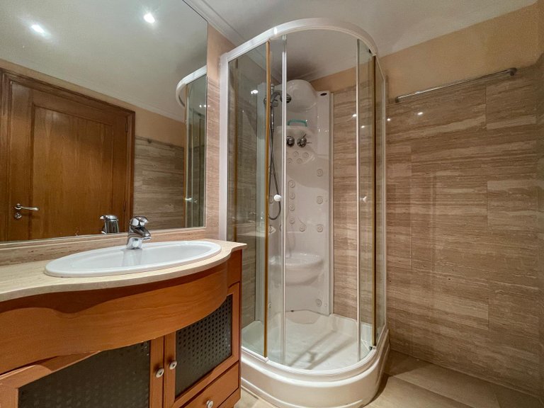 Apartment for Sale in Bonanova & Son Armadans, Balearic Islands 7