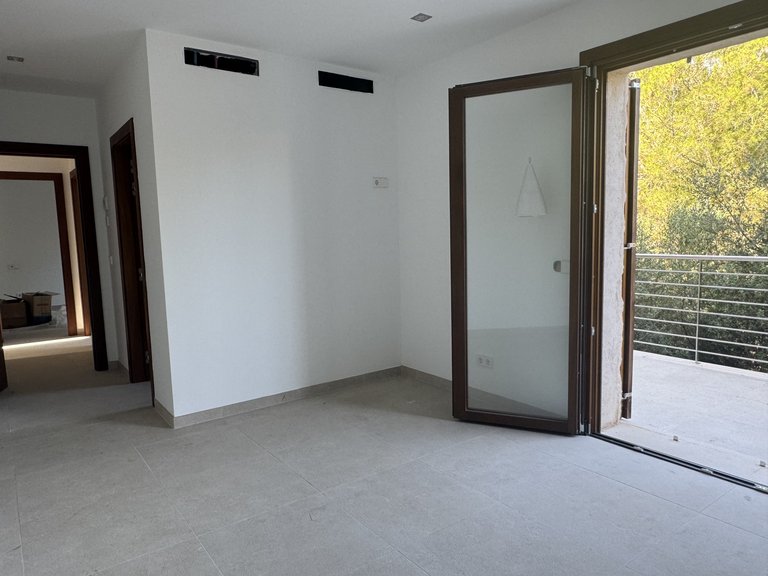 Villa for Sale in Bonaire, Balearic Islands 11