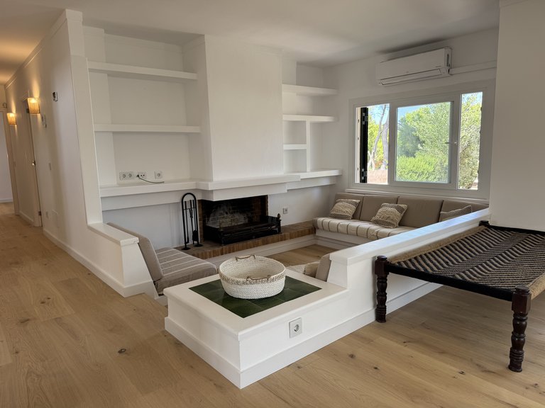 Villa for Sale in Bonaire, Balearic Islands 4