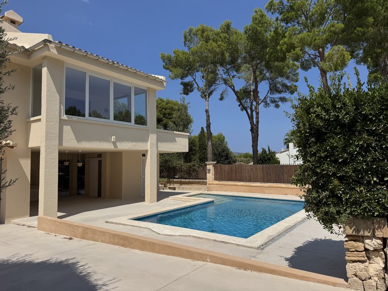 Villa for Sale in Bonaire, Balearic Islands 32