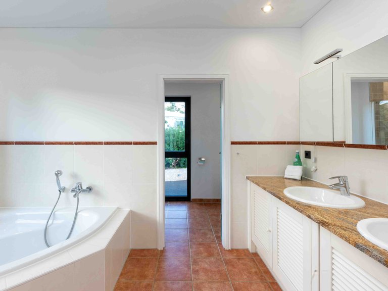 Villa for Sale in Santa Ponsa, Balearic Islands 31