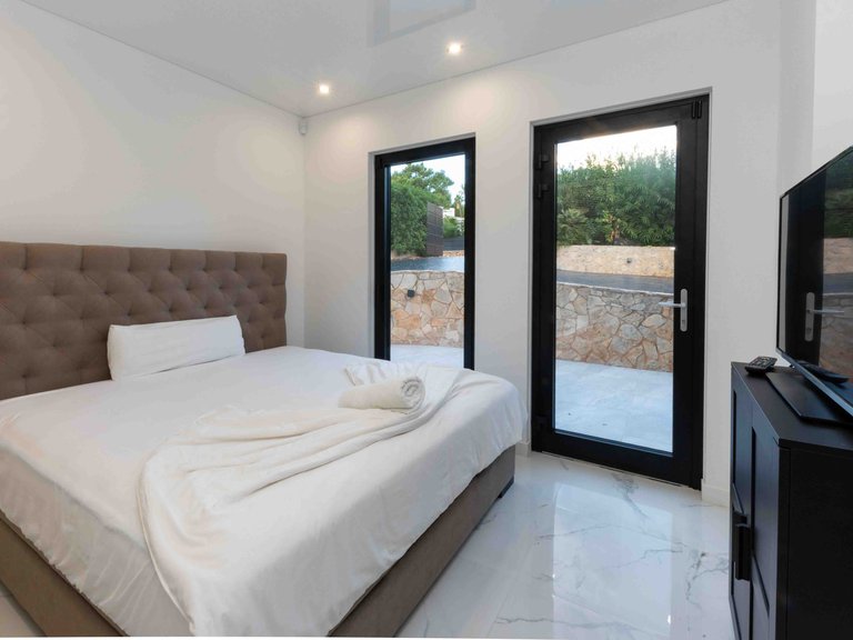 Villa for Sale in Santa Ponsa, Balearic Islands 24