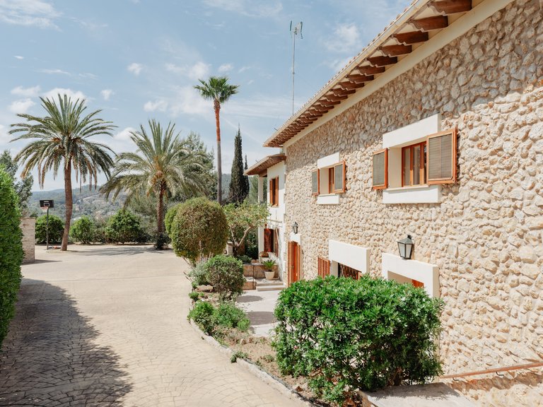 Villa for Rent in Establiments, Balearic Islands 8