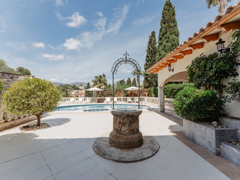 Villa for Rent in Establiments, Balearic Islands 6