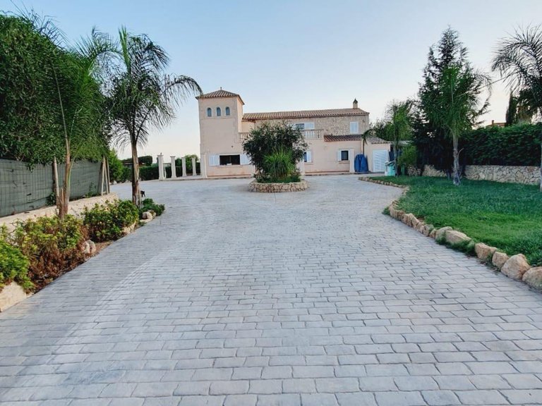 Villa for Sale in Palma De Mallorca, Balearic Islands 2
