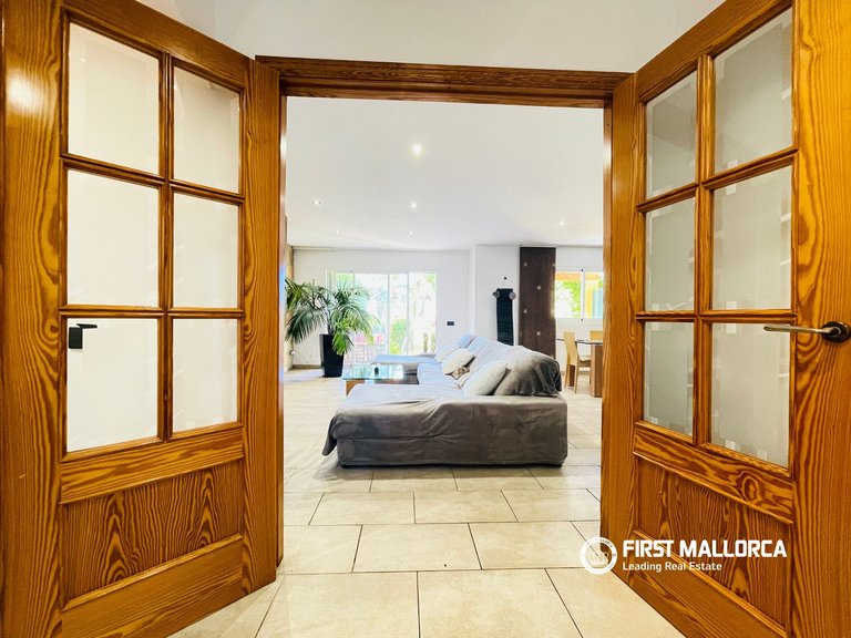 Villa for Sale in Calvià Village, Balearic Islands 7