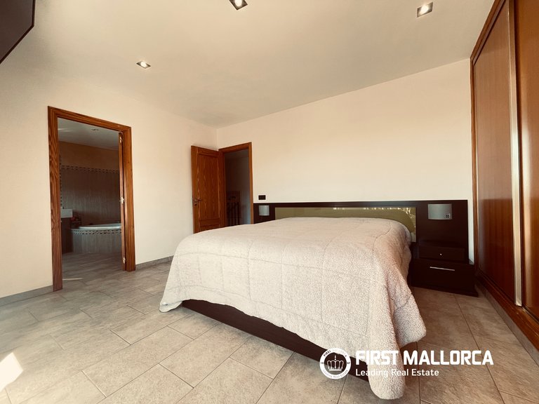 Villa for Sale in Calvià Village, Balearic Islands 29
