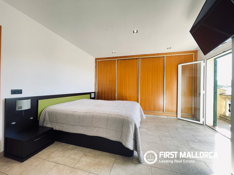 Villa for Sale in Calvià Village, Balearic Islands 28