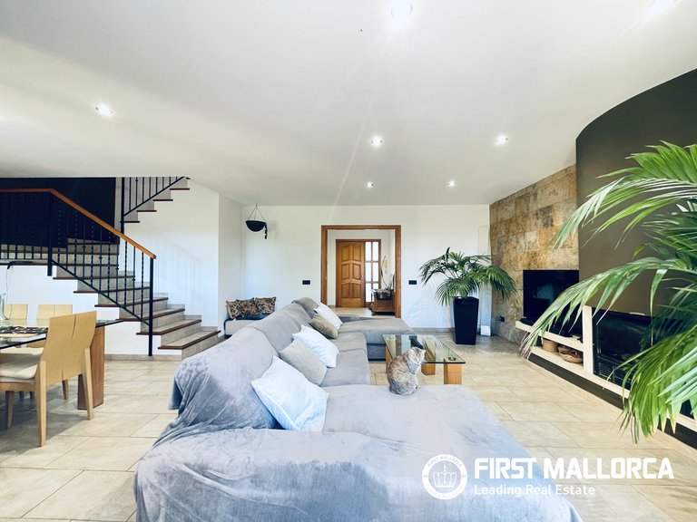 Villa for Sale in Calvià Village, Balearic Islands 13