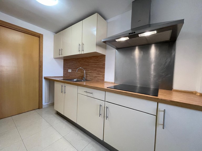 Apartment for Rent in Son Rapinya, Balearic Islands 9