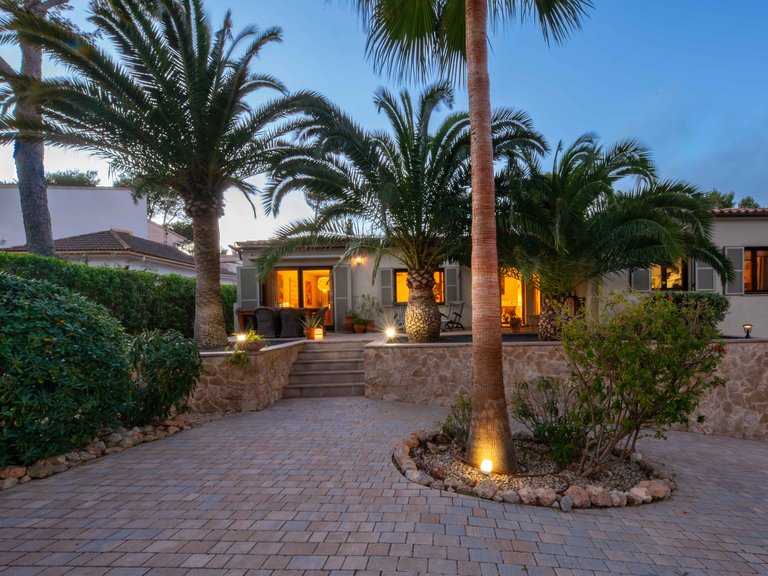 Villa for Sale in Santa Ponsa, Balearic Islands 25