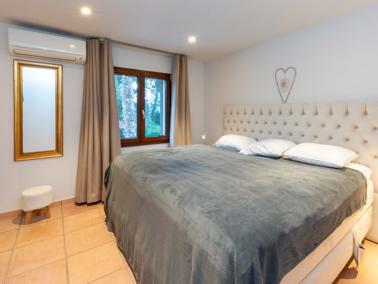 Villa for Sale in Santa Ponsa, Balearic Islands 9