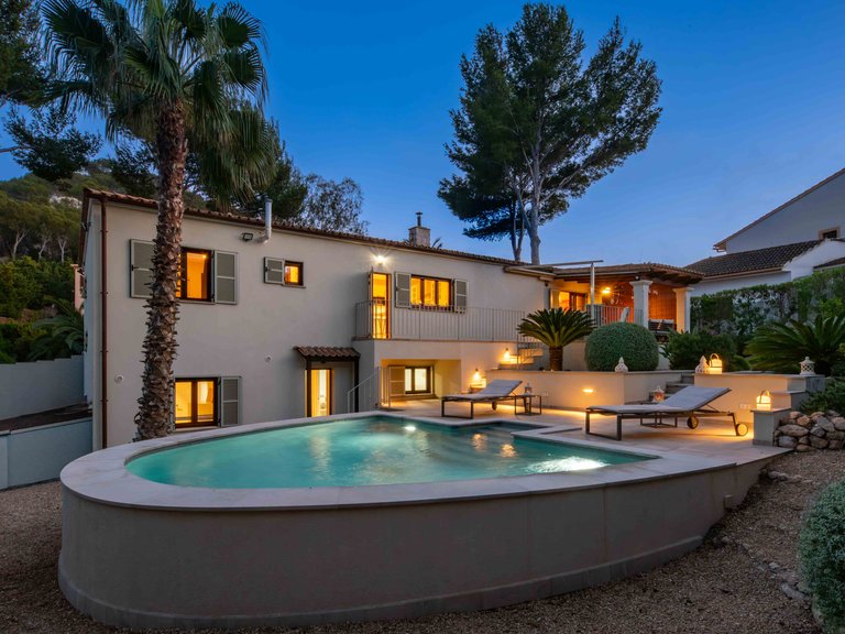 Villa for Sale in Santa Ponsa, Balearic Islands 1