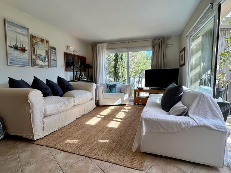 Apartment for Rent in Cala Vinyas, Balearic Islands 3