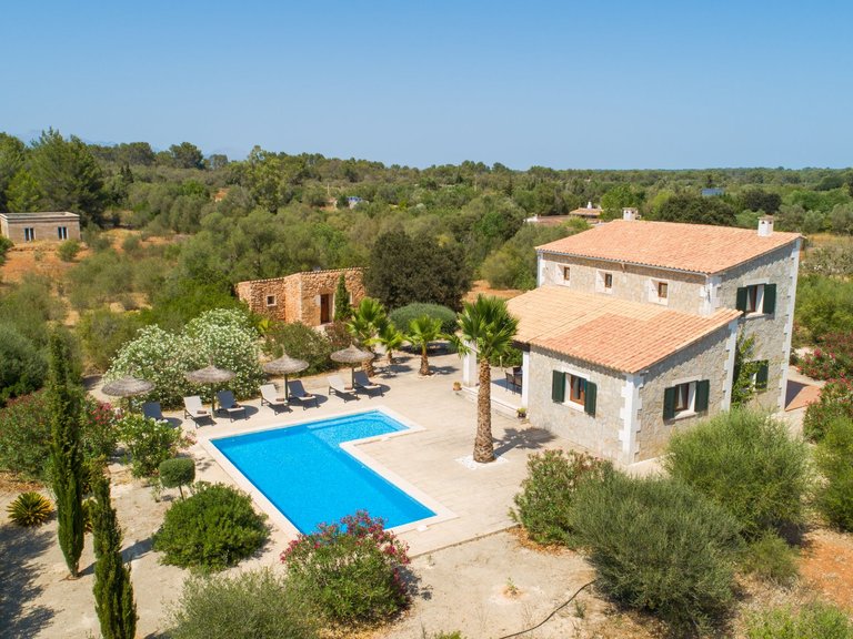 Country House for Rent in Algaida, Balearic Islands 1