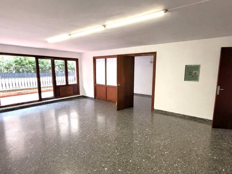 Commercial for Rent in Palma De Mallorca, Balearic Islands 1