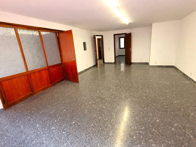 Commercial for Rent in Palma De Mallorca, Balearic Islands 3