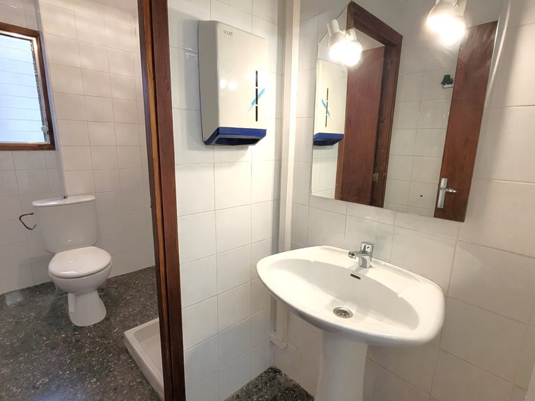 Commercial for Rent in Palma De Mallorca, Balearic Islands 11