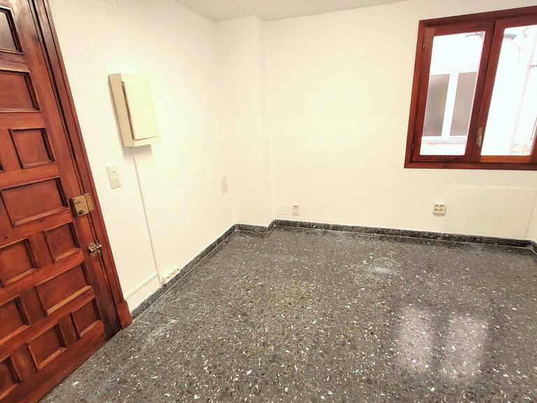 Commercial for Rent in Palma De Mallorca, Balearic Islands 8