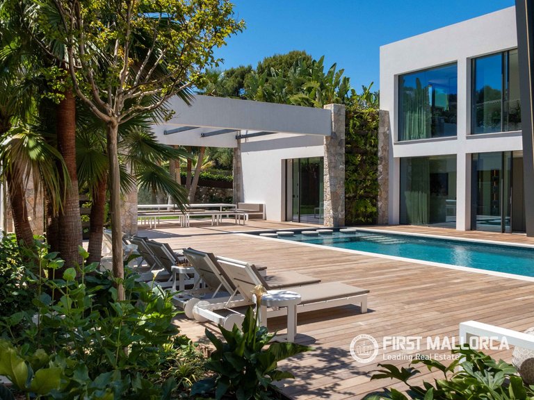 Villa for Sale in Nova Santa Ponsa, Balearic Islands 2