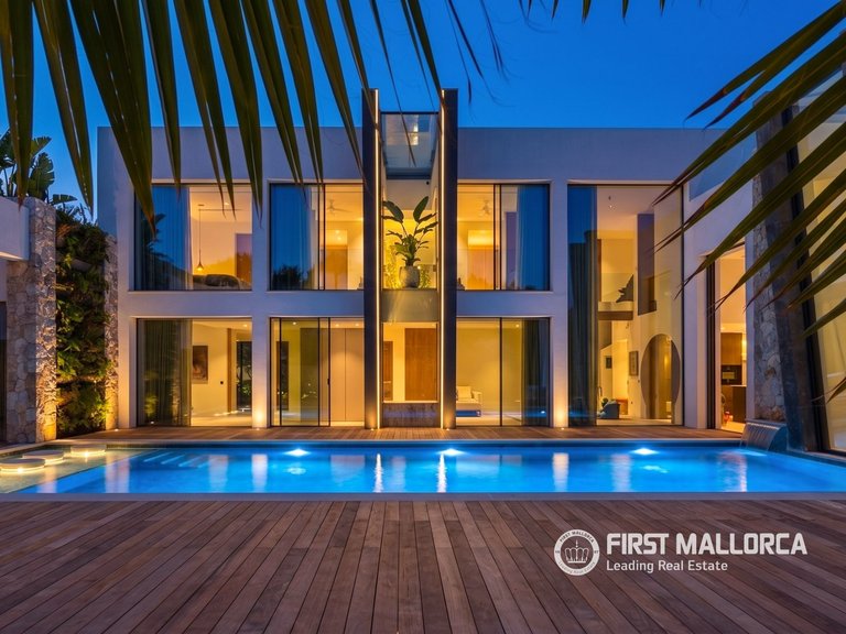 Villa for Sale in Nova Santa Ponsa, Balearic Islands 1