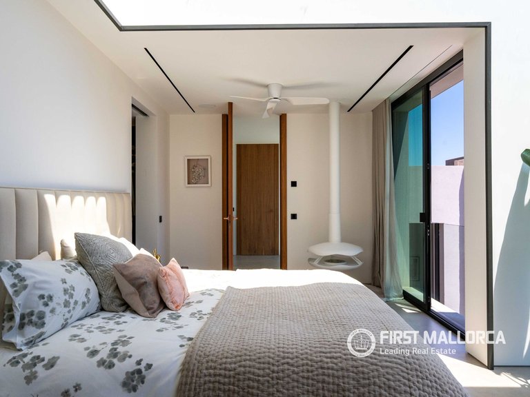 Villa for Sale in Nova Santa Ponsa, Balearic Islands 30