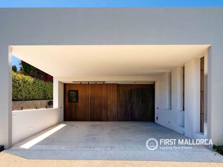 Villa for Sale in Nova Santa Ponsa, Balearic Islands 11