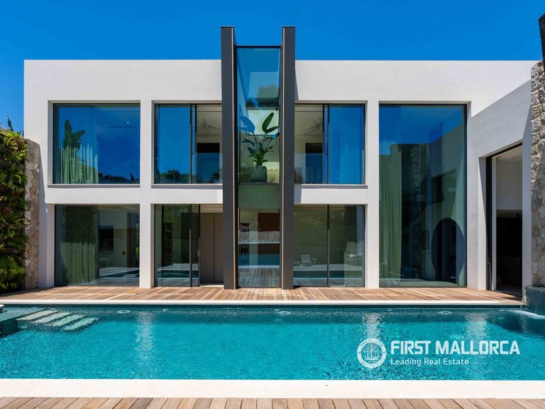Villa for Sale in Nova Santa Ponsa, Balearic Islands 4