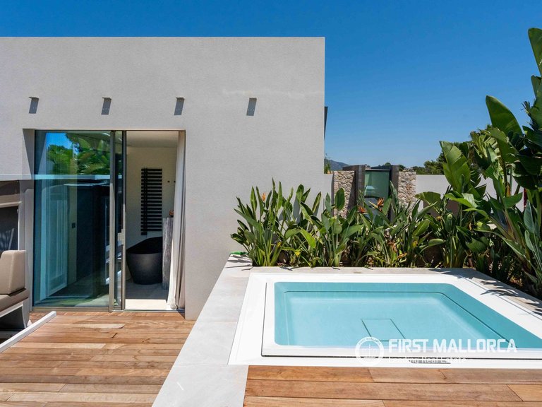 Villa for Sale in Nova Santa Ponsa, Balearic Islands 33