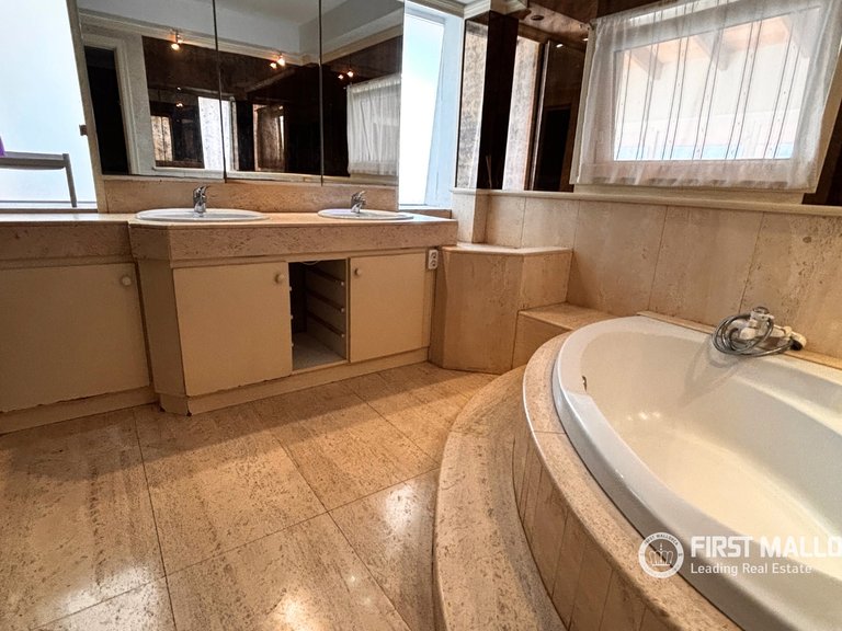 Villa for Sale in Santa Ponsa, Balearic Islands 16
