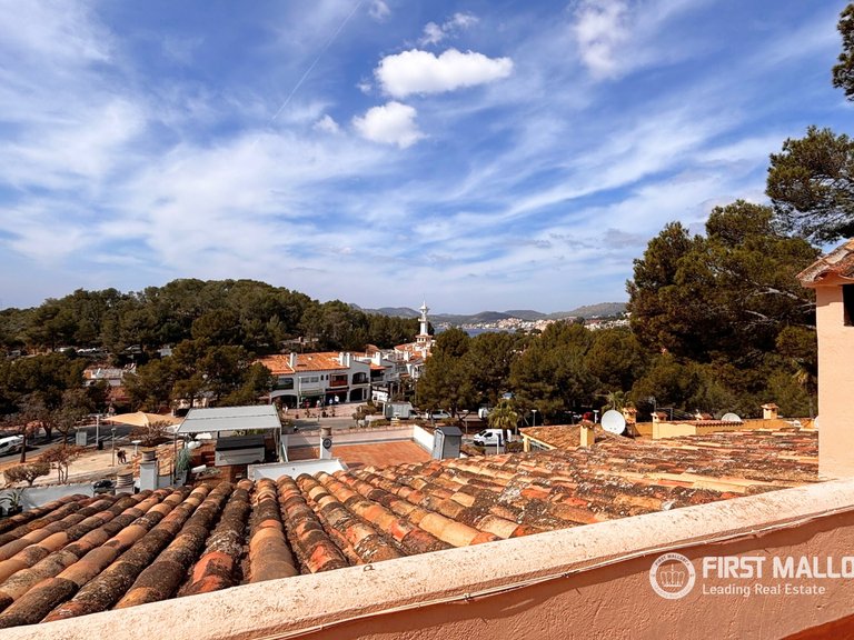 Villa for Sale in Santa Ponsa, Balearic Islands 1