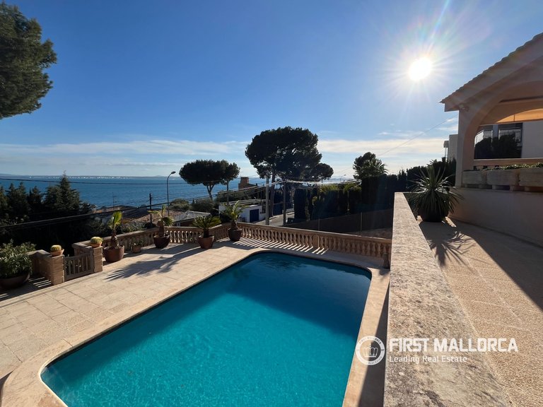 Villa for Sale in Alcanada, Balearic Islands 1