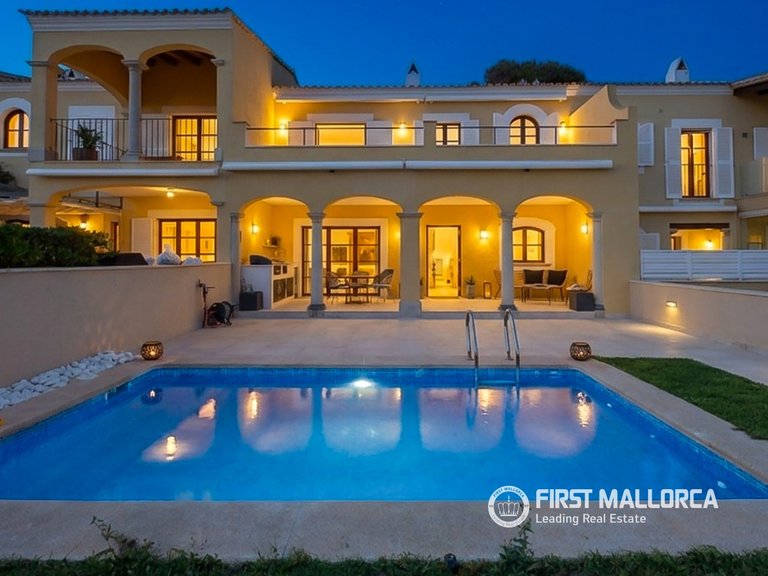 Villa for Sale in Nova Santa Ponsa, Balearic Islands 1