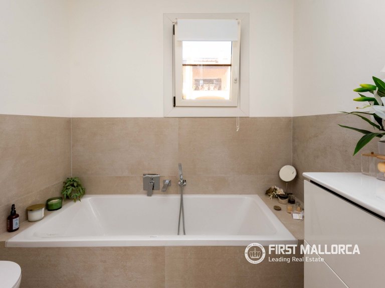 Villa for Sale in Nova Santa Ponsa, Balearic Islands 28
