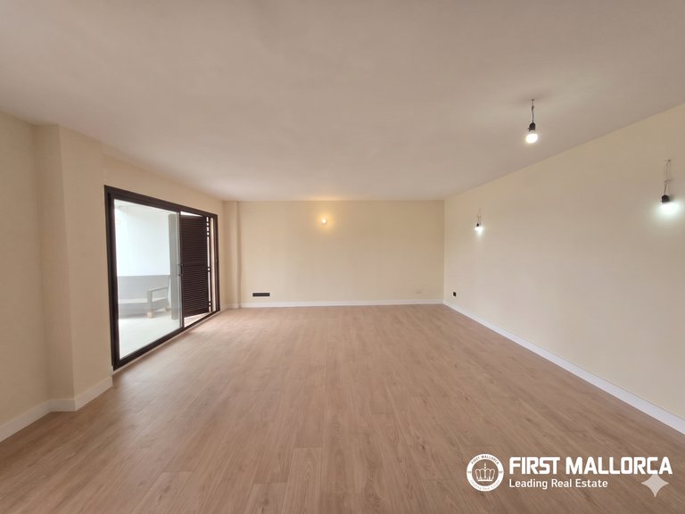 Apartment for Rent in Cala Mayor, Balearic Islands 4