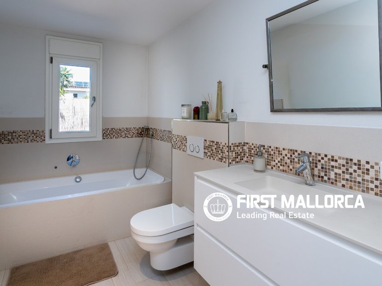 Villa for Sale in Santa Ponsa, Balearic Islands 18