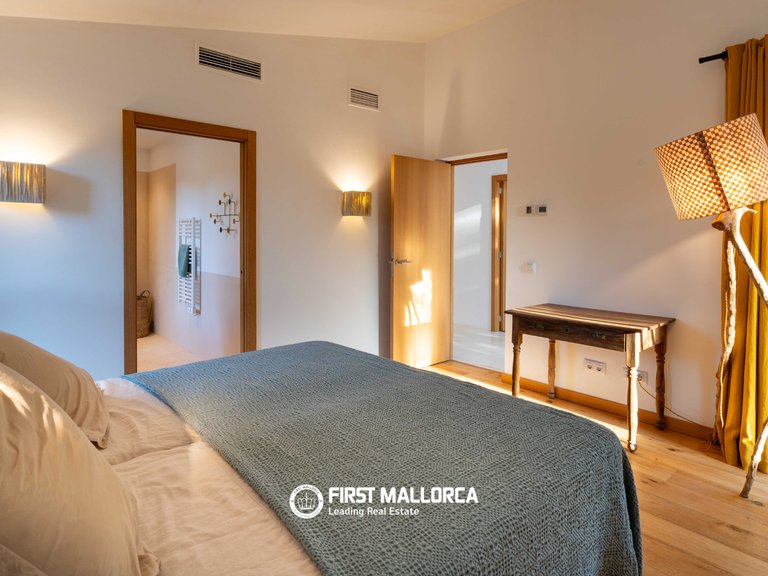 Country House for Sale in Ses Salines, Balearic Islands 19