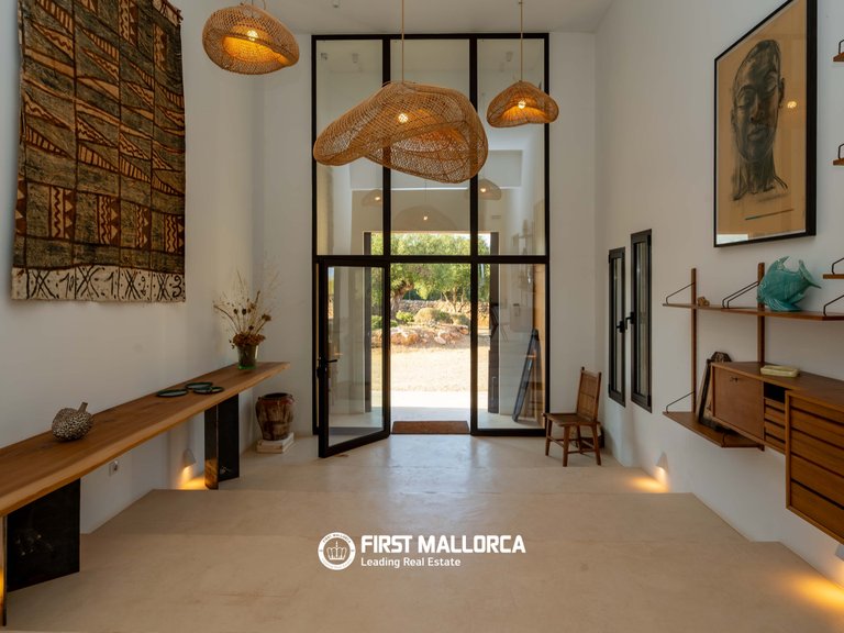 Country House for Sale in Ses Salines, Balearic Islands 1