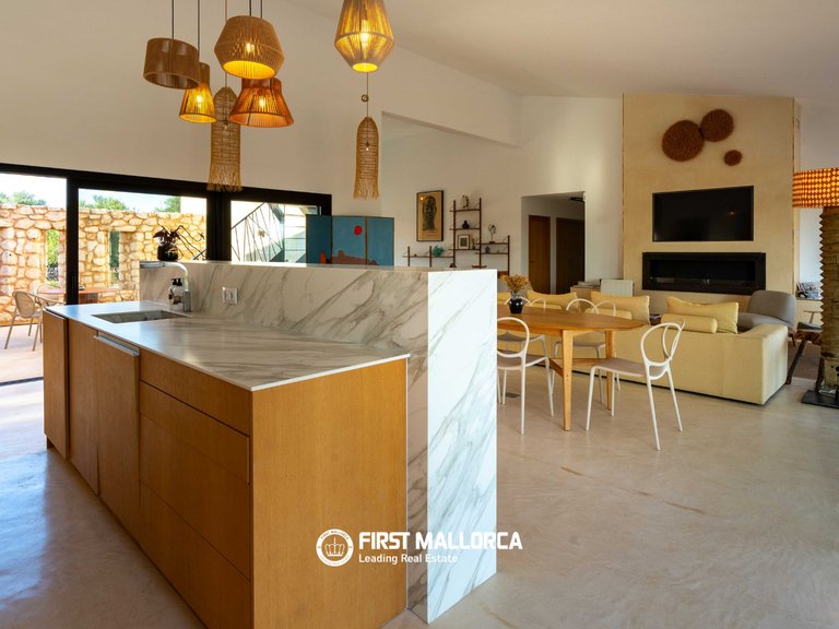 Country House for Sale in Ses Salines, Balearic Islands 7
