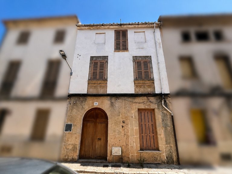 Town House for Sale in Llucmajor, Balearic Islands 1