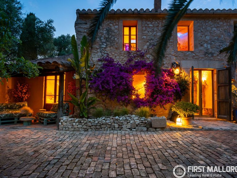 Country House for Rent in Montuïri, Balearic Islands 1