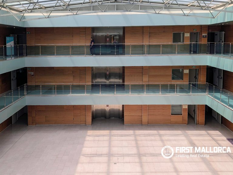 Commercial for Sale in Palma De Mallorca, Balearic Islands 2