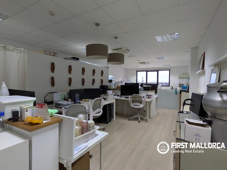Commercial for Sale in Palma De Mallorca, Balearic Islands 4