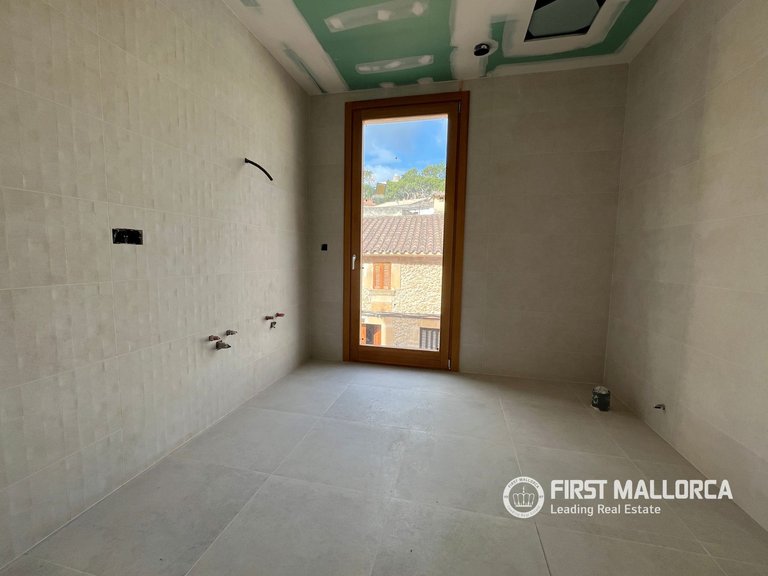 Town House for Sale in Pollensa, Balearic Islands 18
