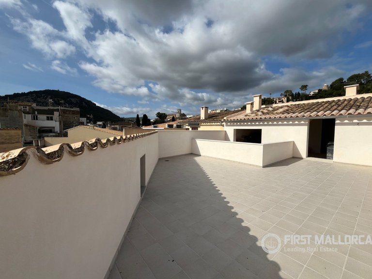 Town House for Sale in Pollensa, Balearic Islands 8